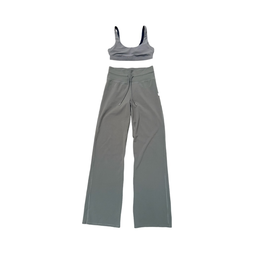 Vuori Athleisure set in Khaki Green